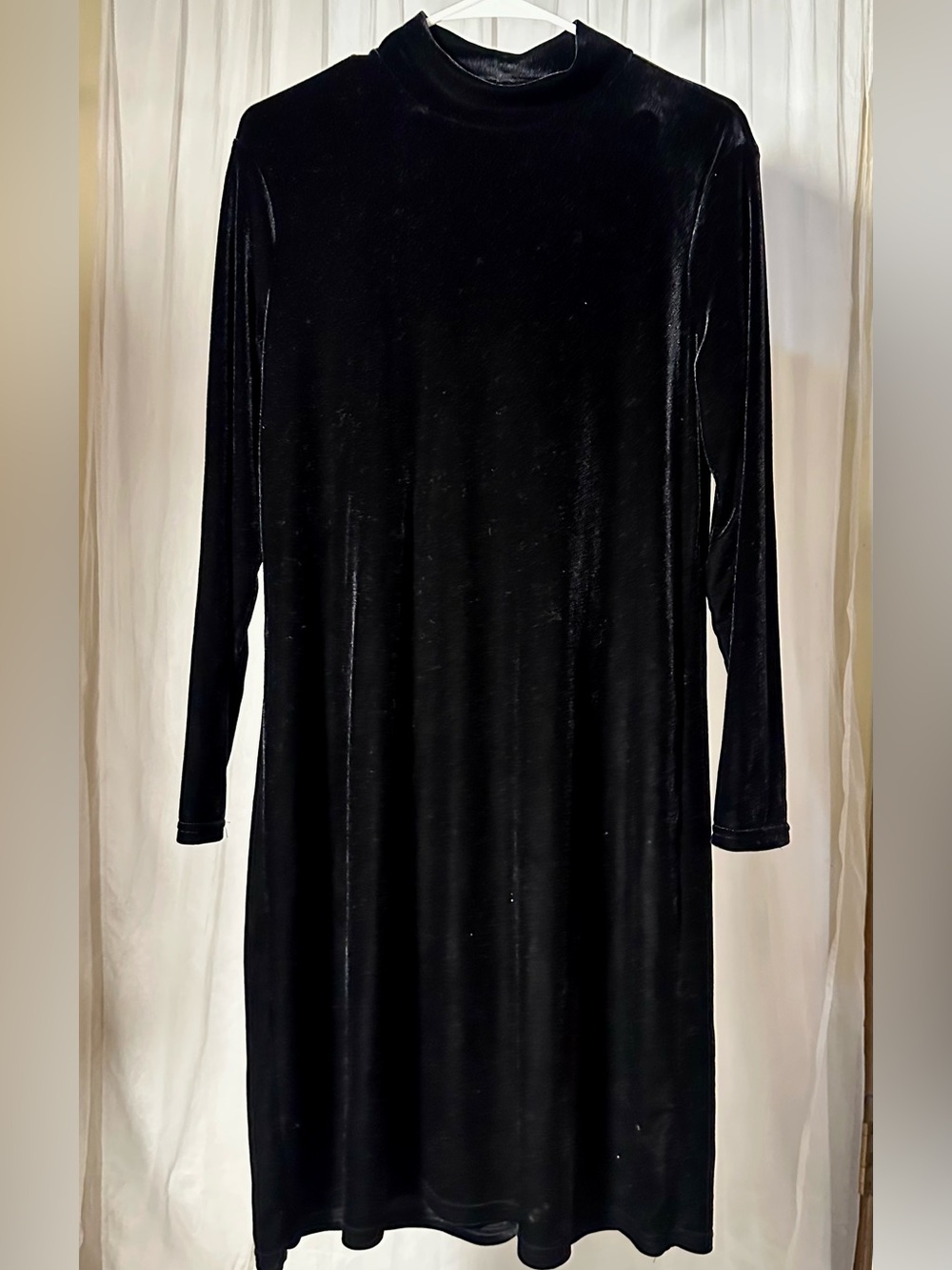 Kathie Lee Collection Black Velvet Long Sleeve Shift Dress